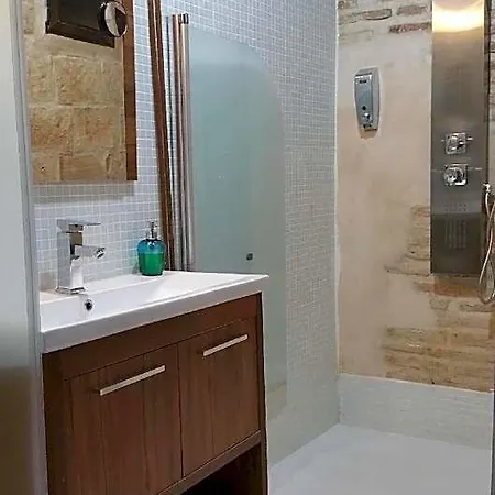 Flat 4* توليدو